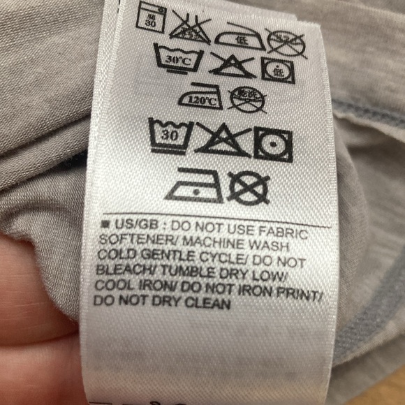 GapFit Breathe Long Sleeve Tee - Picture 8 of 9